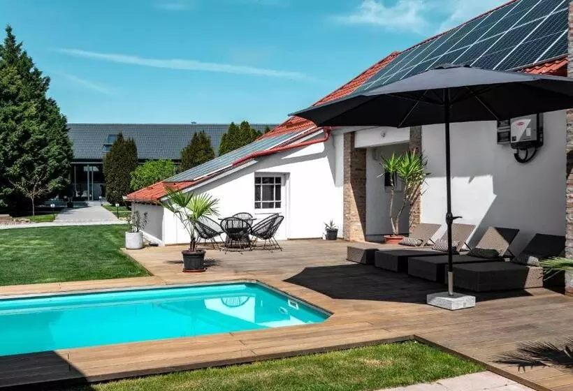 Aamiaismajoitus (B&B) Szent György Kúria