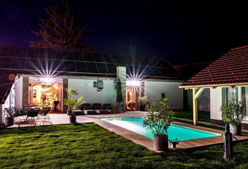 민박 Szent György Kúria