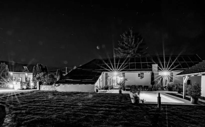 Aamiaismajoitus (B&B) Szent György Kúria