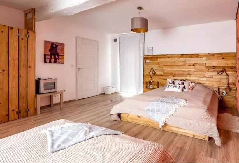 Aamiaismajoitus (B&B) Szent György Kúria