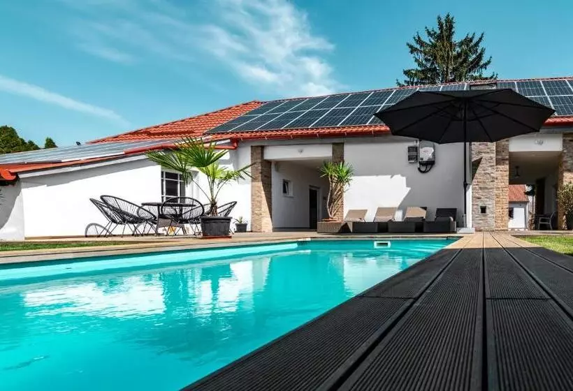 Aamiaismajoitus (B&B) Szent György Kúria