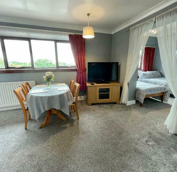 膳宿费 White Wings