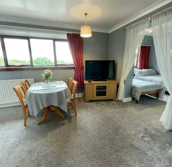 Majatalo White Wings