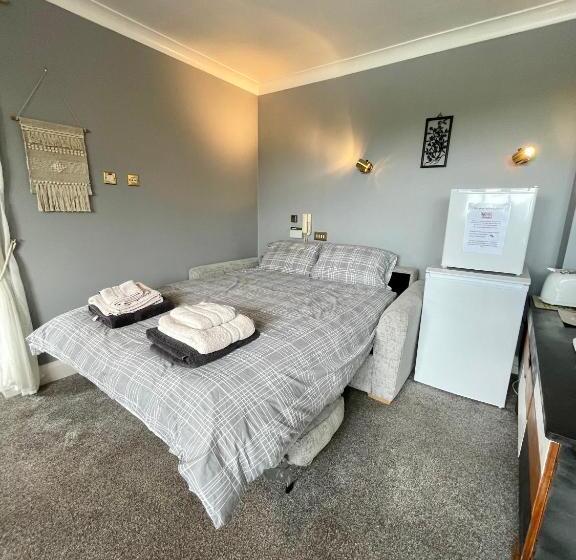 膳宿费 White Wings