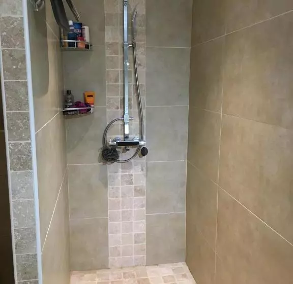 Aamiaismajoitus (B&B) Chambre élégante Lisa