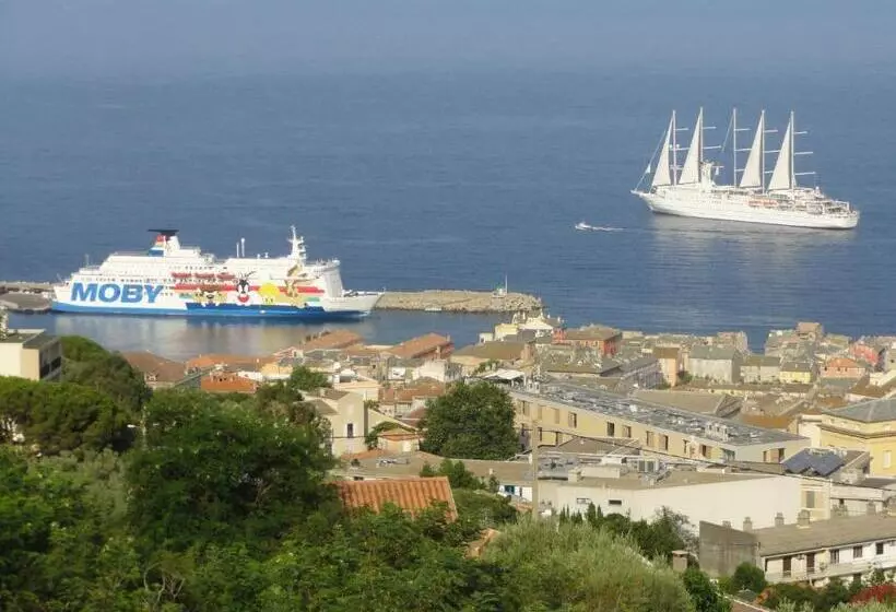 Aamiaismajoitus (B&B) Chambre élégante Lisa