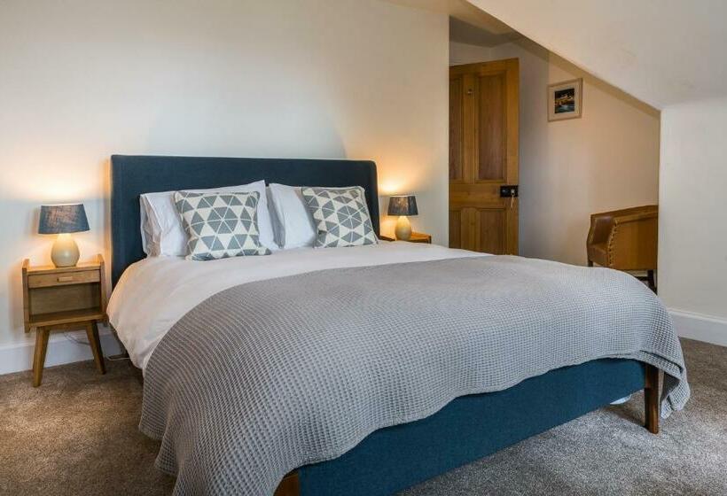 The Old School House B&b