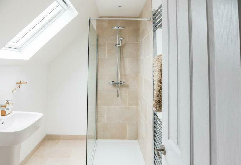 The Old School House B&b