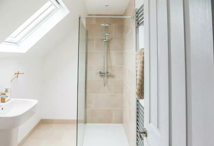 The Old School House B&b