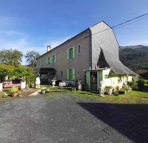 Retkeilymaja Ferme Arboucau