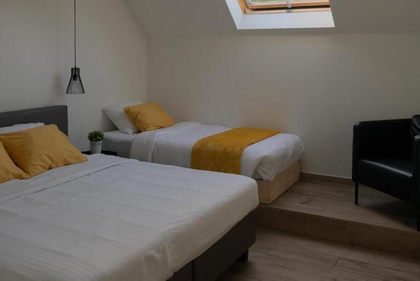 Au Petit Canteleu Bed & Breakfast