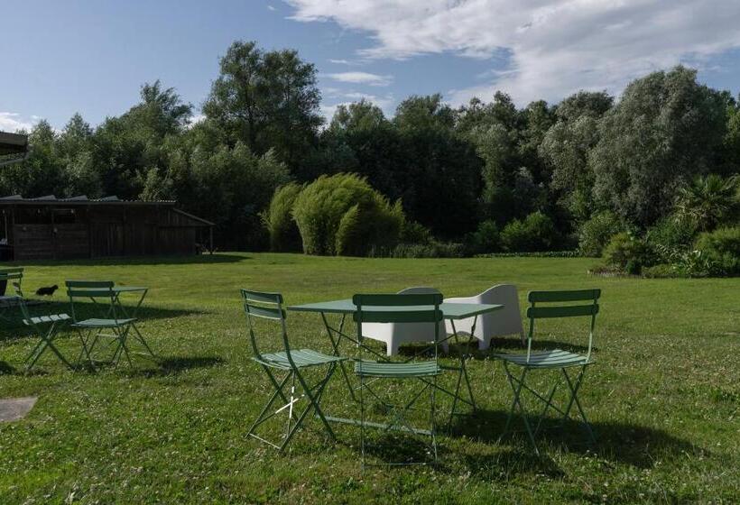 Au Petit Canteleu Bed & Breakfast