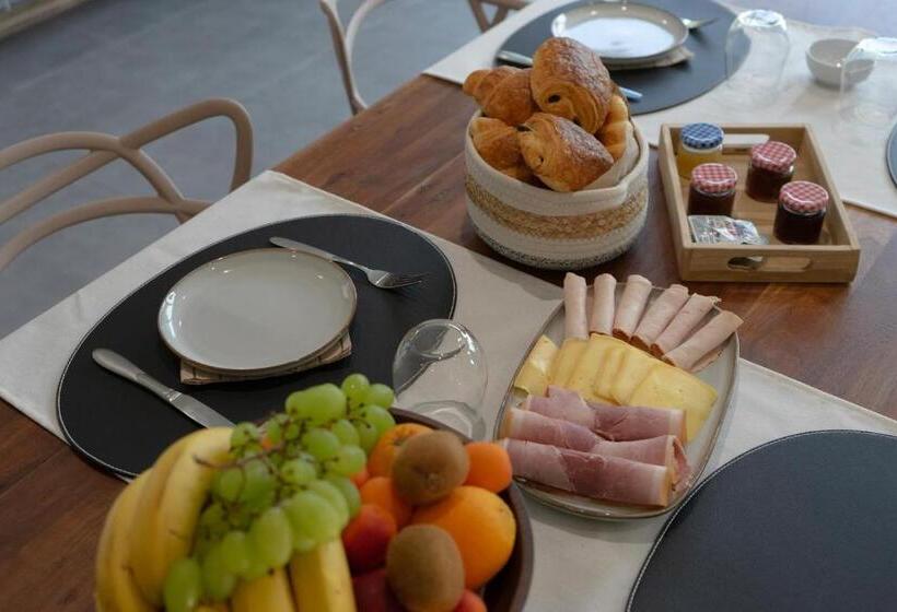 Au Petit Canteleu Bed & Breakfast