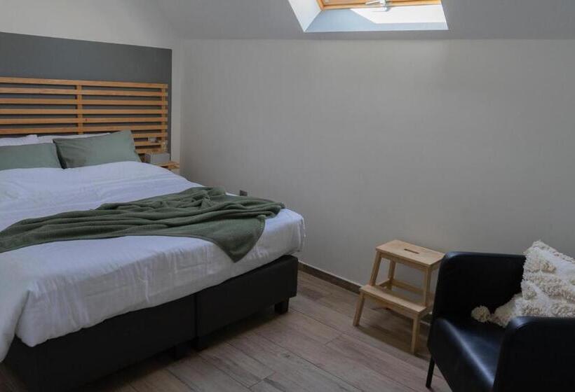 Au Petit Canteleu Bed & Breakfast