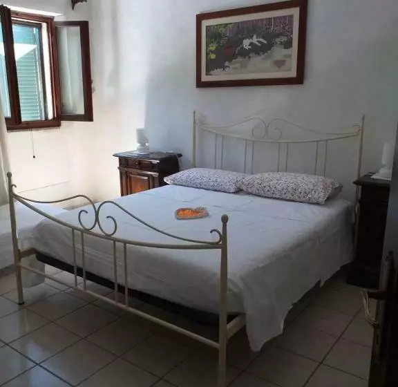 B&b A Due Passi Dal Castello