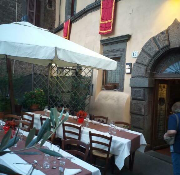 B&b A Due Passi Dal Castello