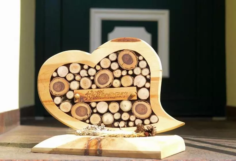 Aamiaismajoitus (B&B) Gästehaus Christa