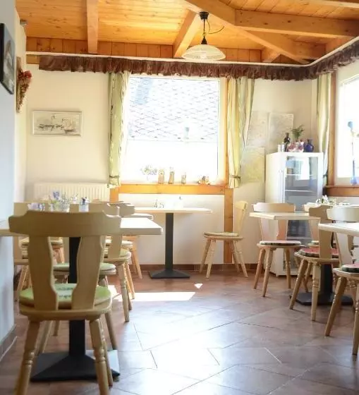 Aamiaismajoitus (B&B) Gästehaus Christa