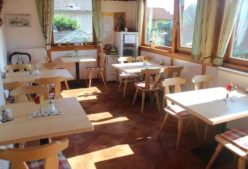 Aamiaismajoitus (B&B) Gästehaus Christa