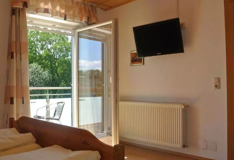 Aamiaismajoitus (B&B) Gästehaus Christa