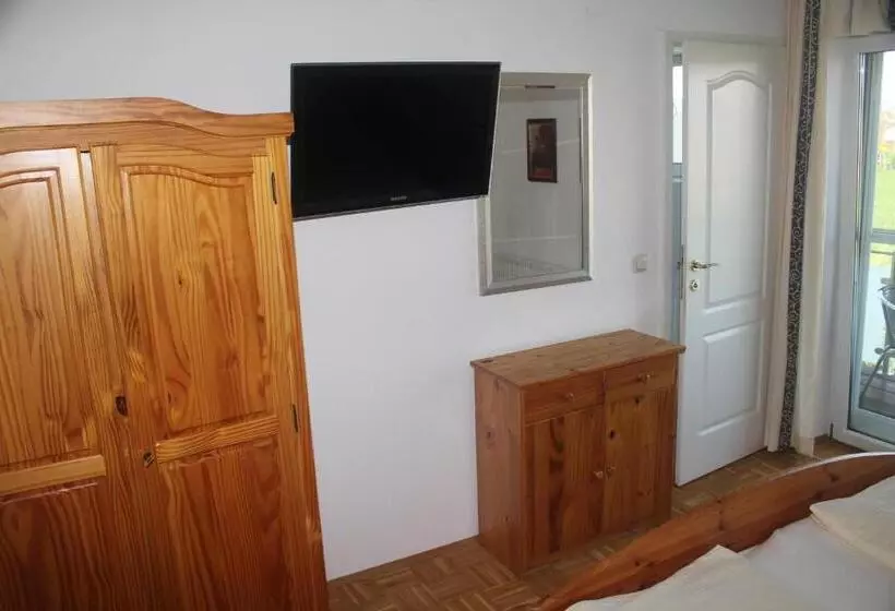 Aamiaismajoitus (B&B) Gästehaus Christa