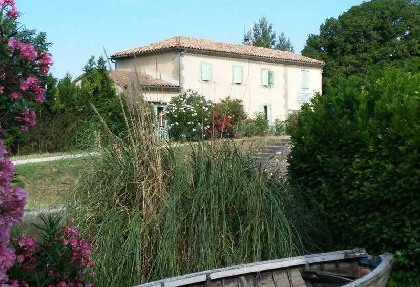 تختخواب و صبحانه La Maison De L écluse