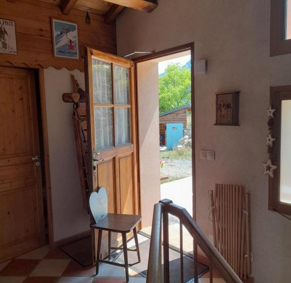 تختخواب و صبحانه Stella Alpina