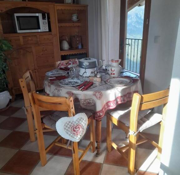 تختخواب و صبحانه Stella Alpina