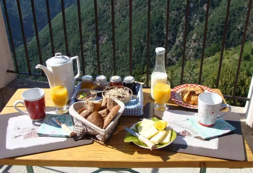 تختخواب و صبحانه Stella Alpina