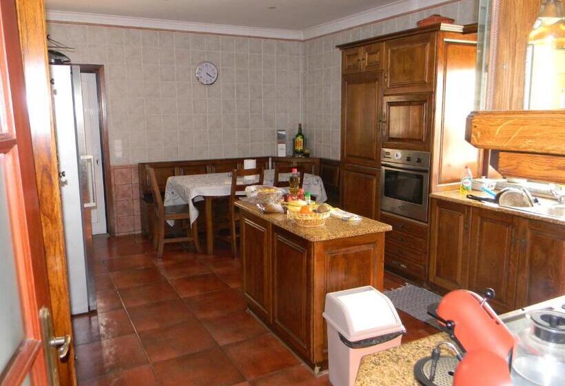 پانسیون Casa Estrada Da Guia