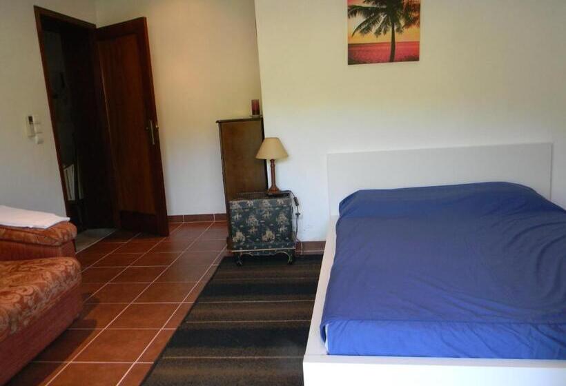 پانسیون Casa Estrada Da Guia