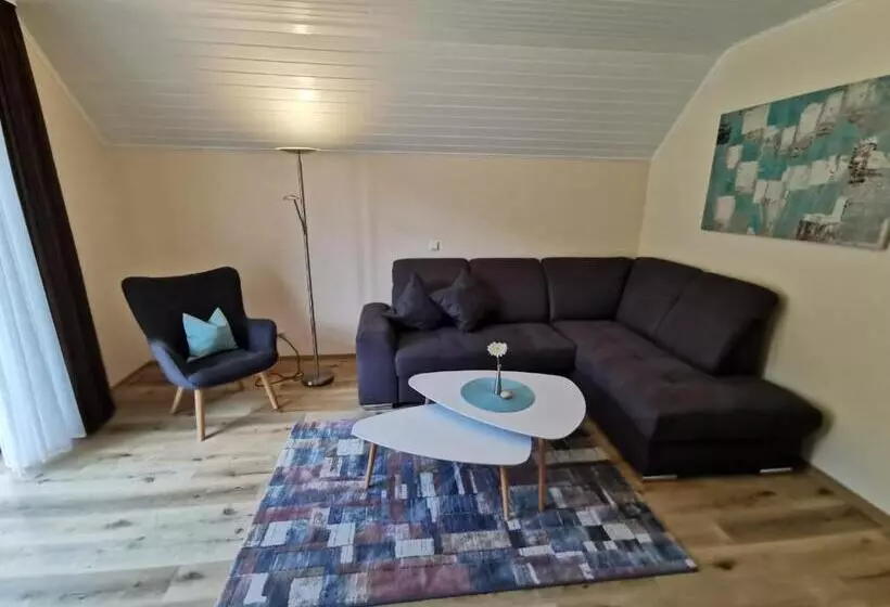 ペンション Haus Weingarten Appartements Zimmer