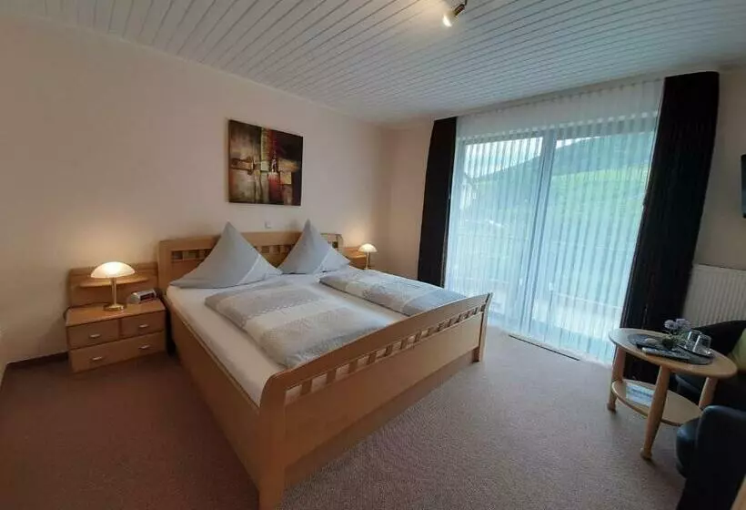 ペンション Haus Weingarten Appartements Zimmer