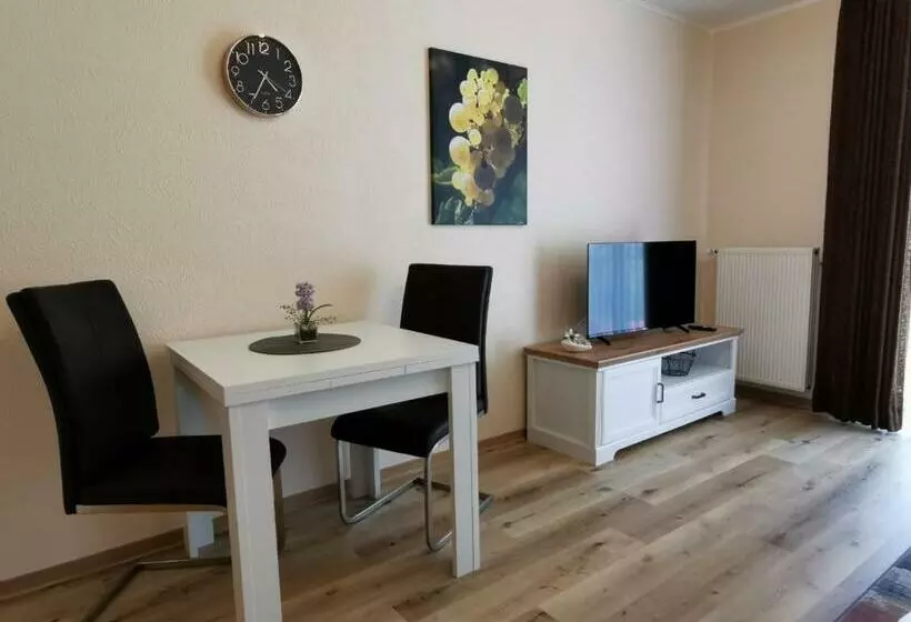 ペンション Haus Weingarten Appartements Zimmer