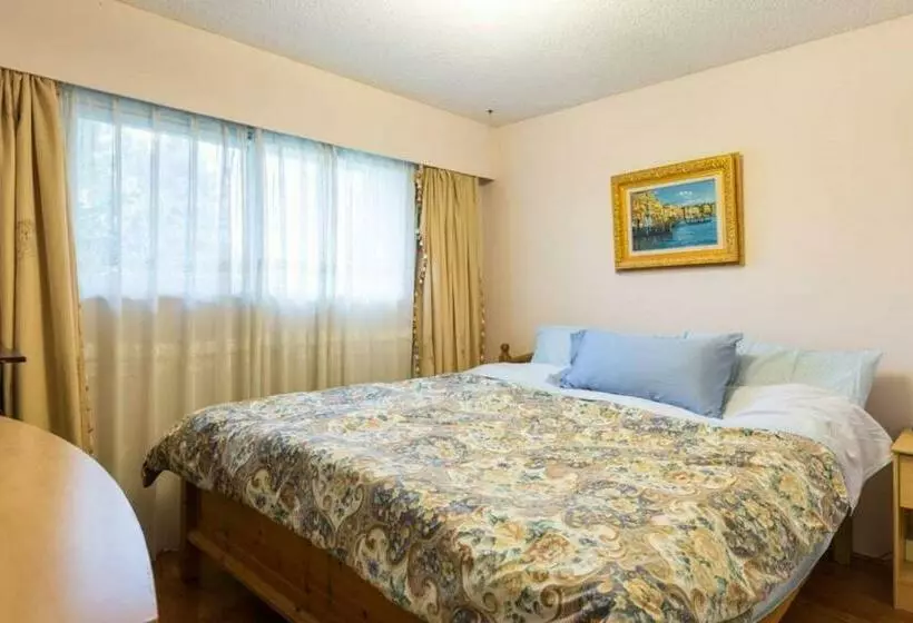 پانسیون Quite House Near The Vancouver Airport
