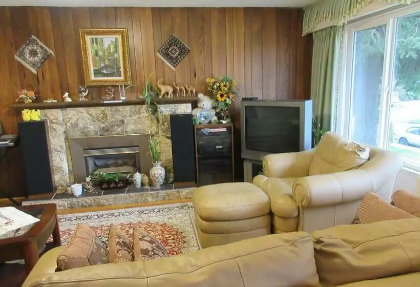 پانسیون Quite House Near The Vancouver Airport