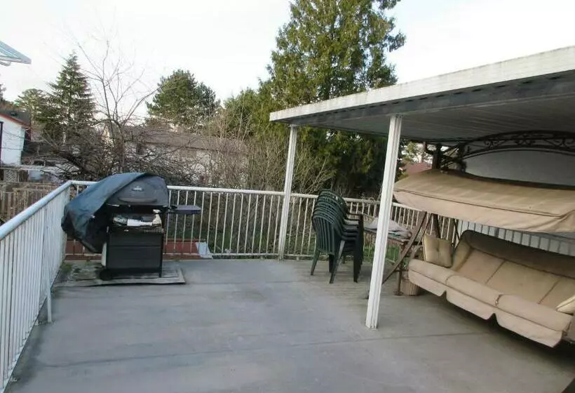 پانسیون Quite House Near The Vancouver Airport