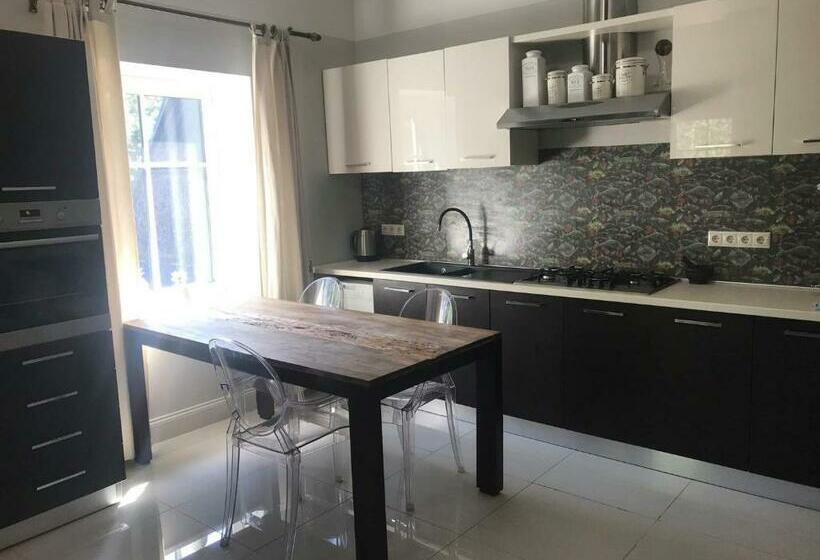 پانسیون Villa Kertelhof Guesthouse