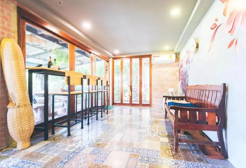 Retkeilymaja Wang Jai Kwang Space Inn