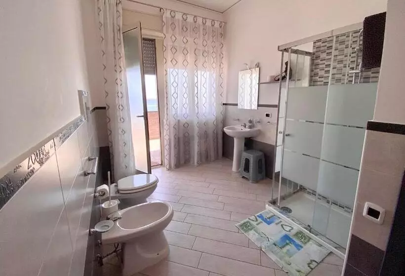 تختخواب و صبحانه Castello Di Sabbia