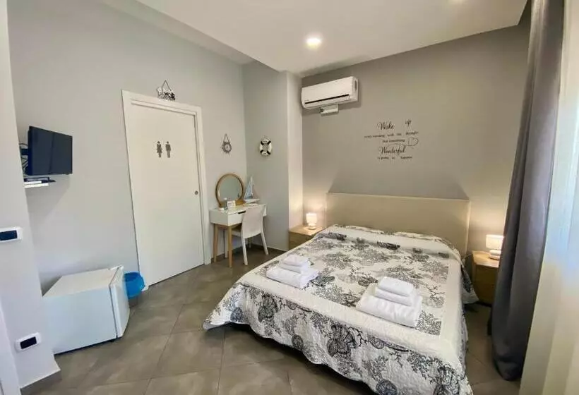 تختخواب و صبحانه Castello Di Sabbia