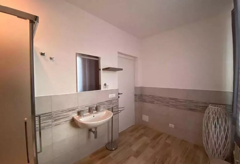 تختخواب و صبحانه Castello Di Sabbia