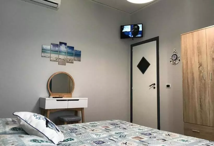 تختخواب و صبحانه Castello Di Sabbia