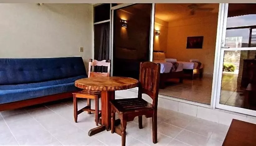 Hotelli Villas Ema