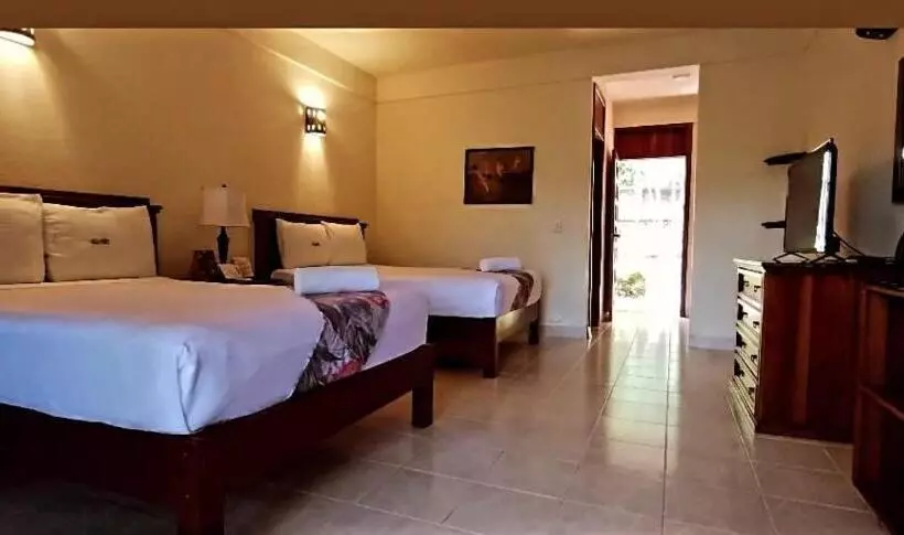 Hotelli Villas Ema
