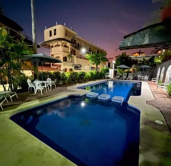 Hotelli Villas Ema
