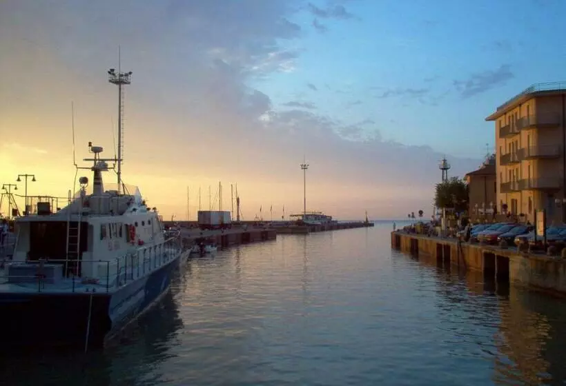 Majatalo Camere E Attico Al Mare