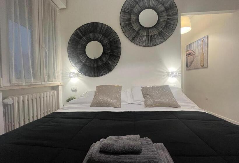 Pensjonat Camere E Attico Al Mare