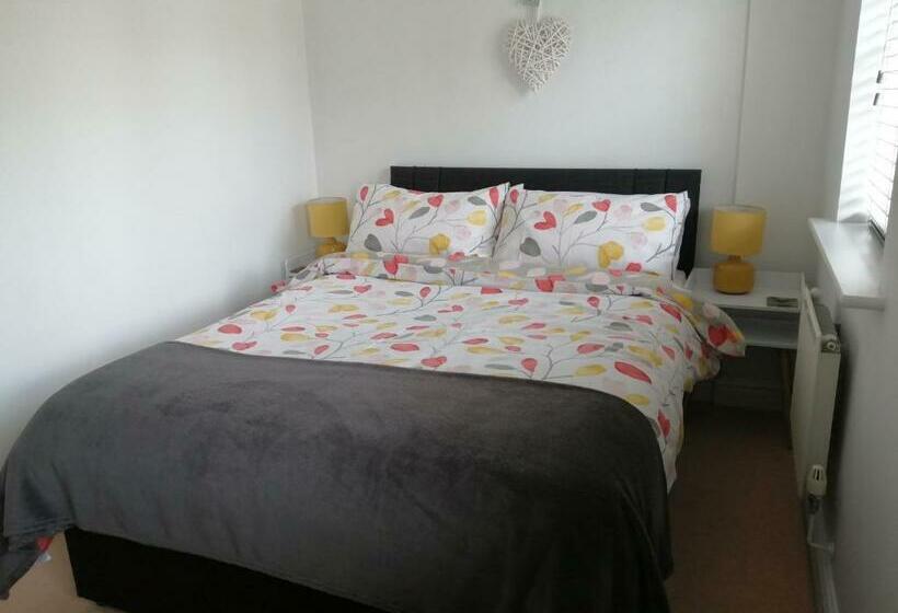 פנסיון Lanhydrock View