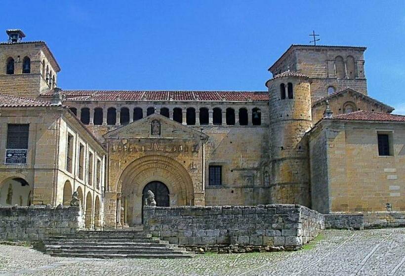 הוסטל Posada Adela